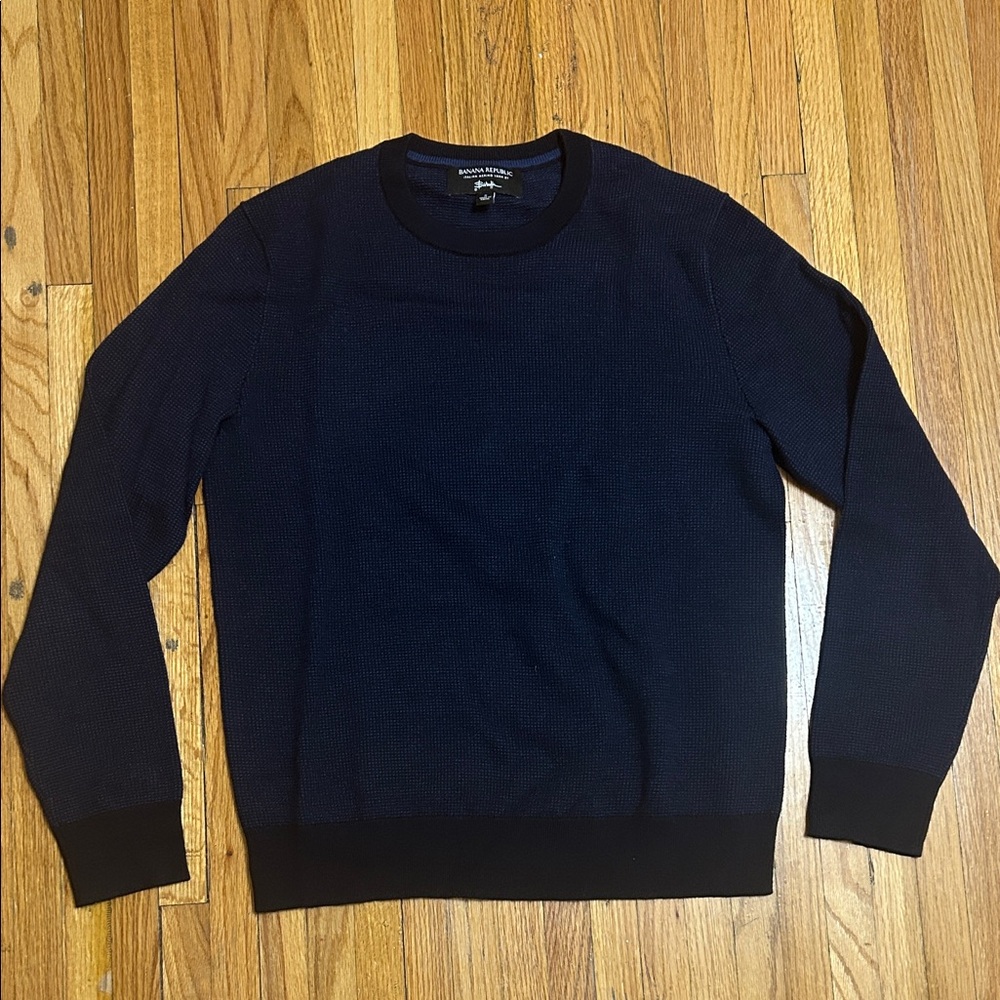 Banana Republic Men's Dark Blue Crewneck Sweater